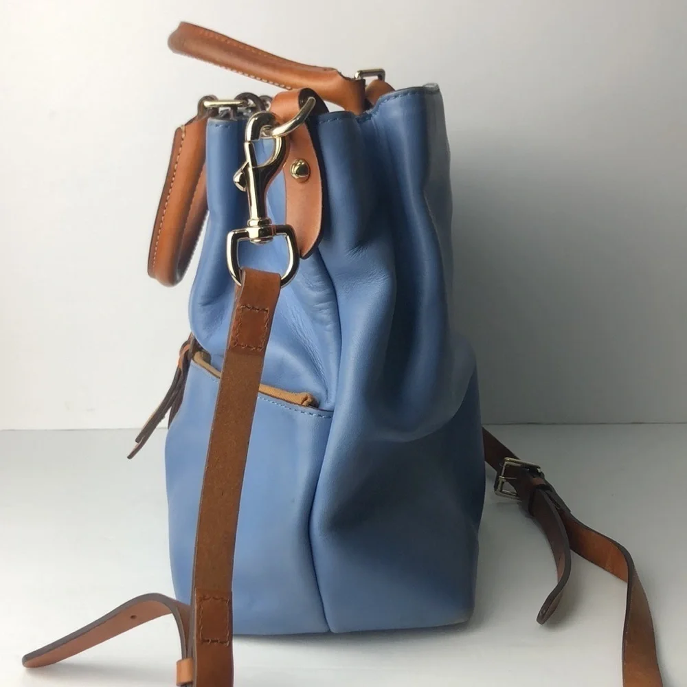 Dooney & Bourke this gorgeous